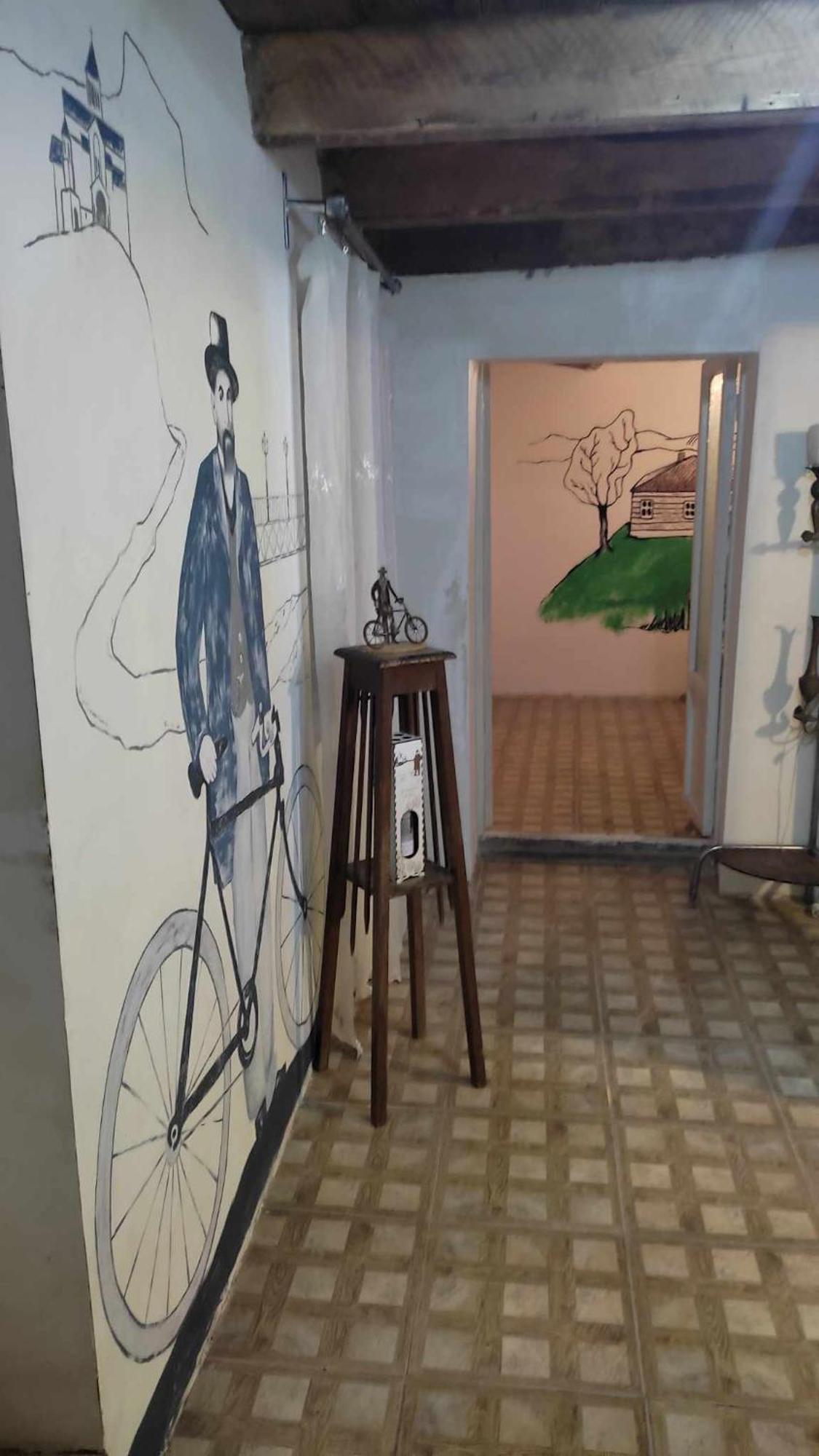 Book Hotel Kutaisi Ngoại thất bức ảnh