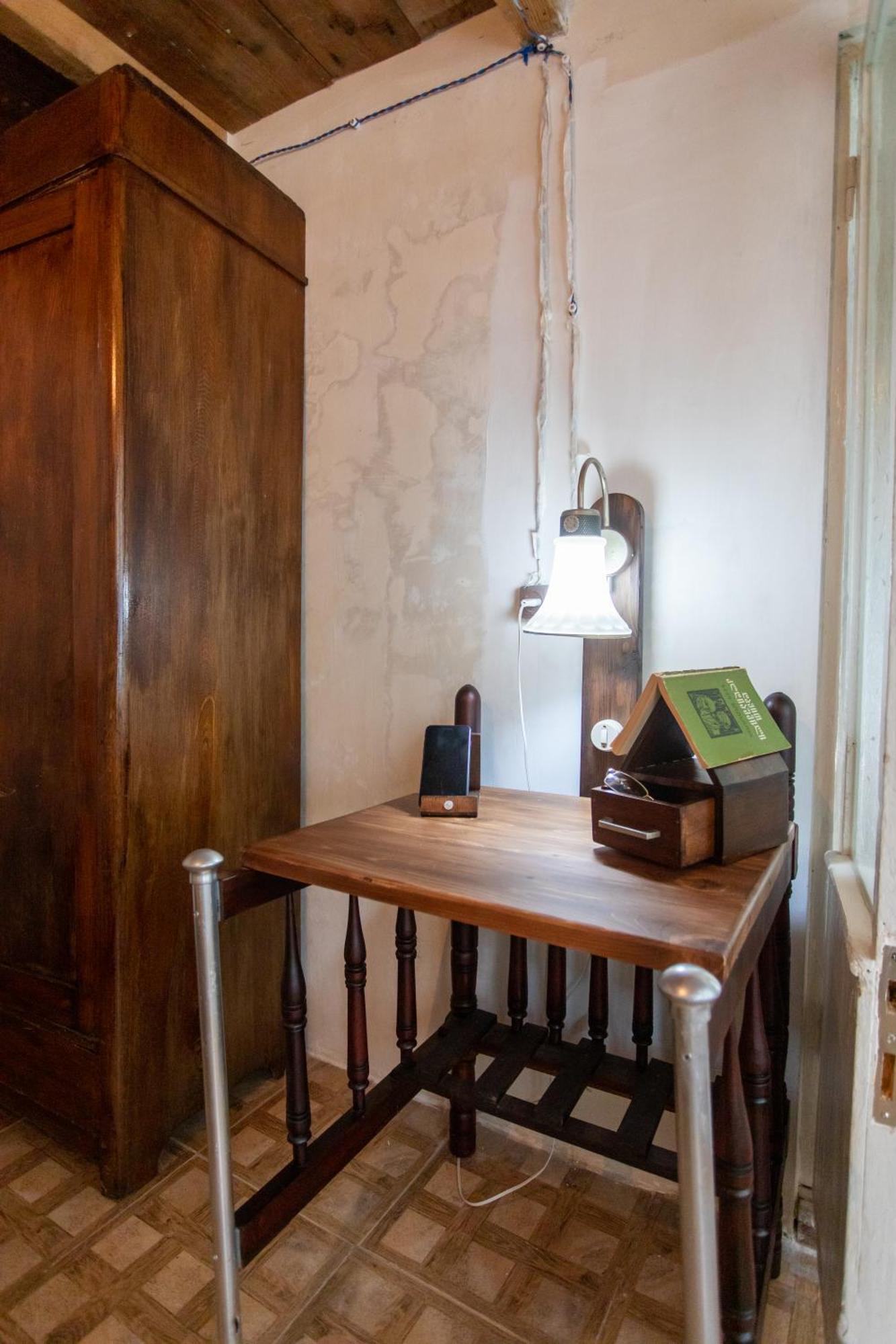 Book Hotel Kutaisi Ngoại thất bức ảnh