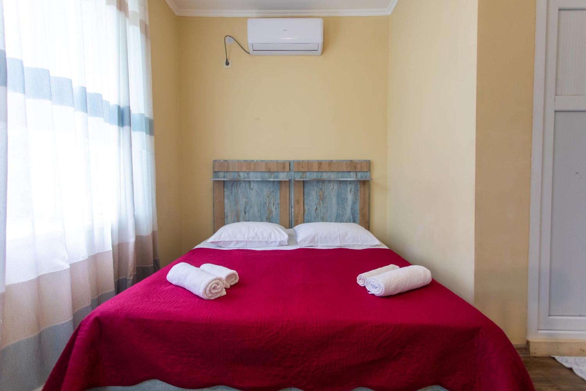 Book Hotel Kutaisi Ngoại thất bức ảnh