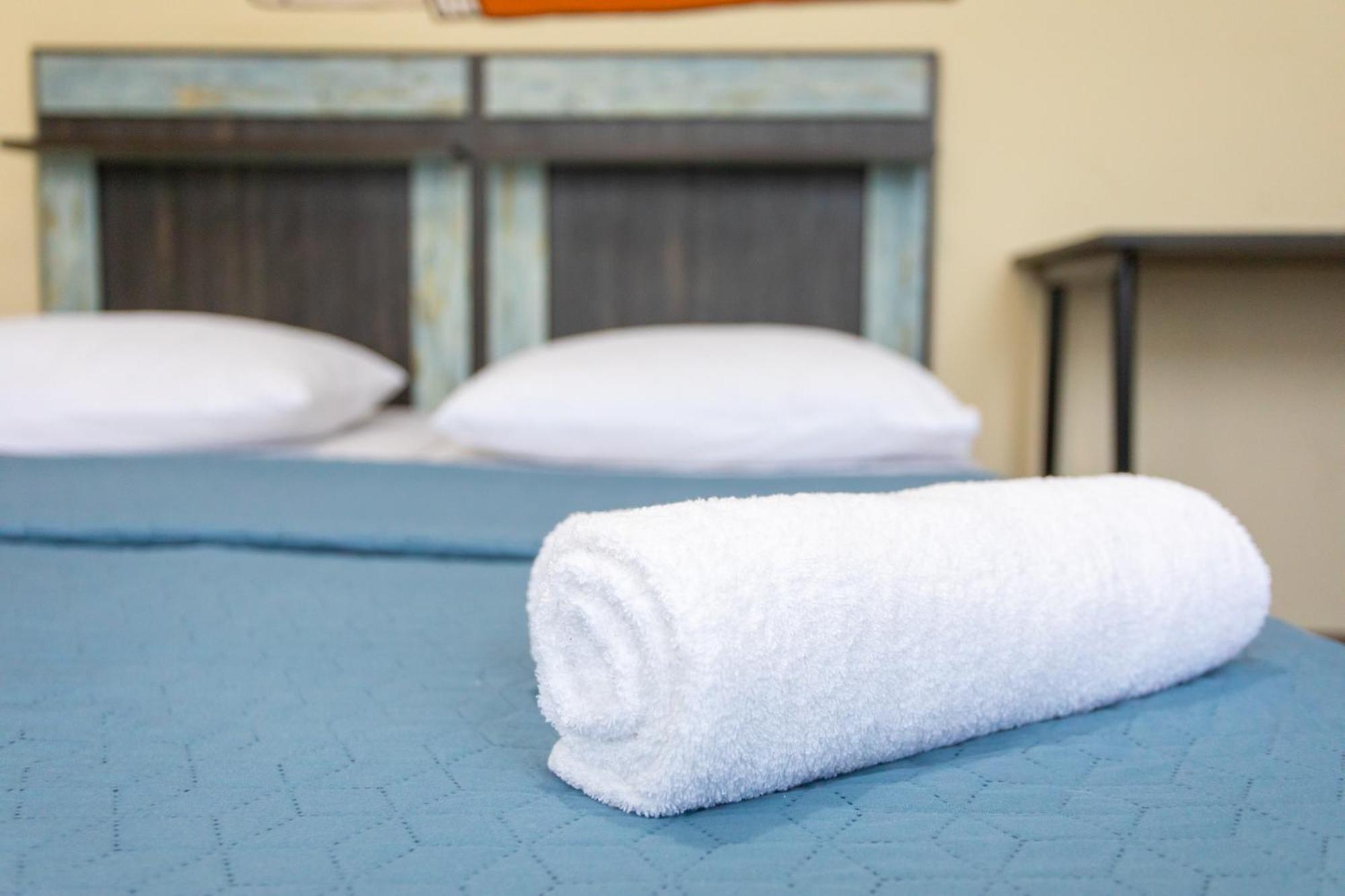 Book Hotel Kutaisi Ngoại thất bức ảnh