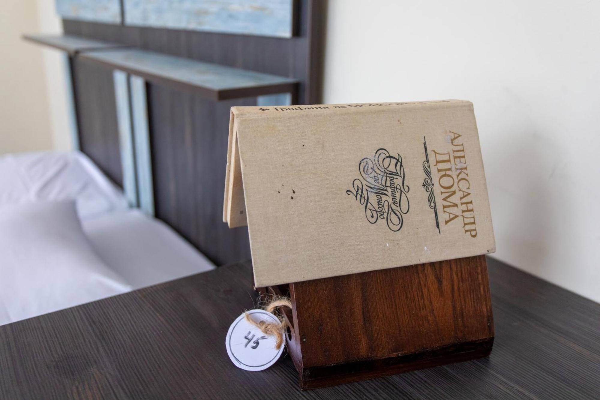 Book Hotel Kutaisi Ngoại thất bức ảnh
