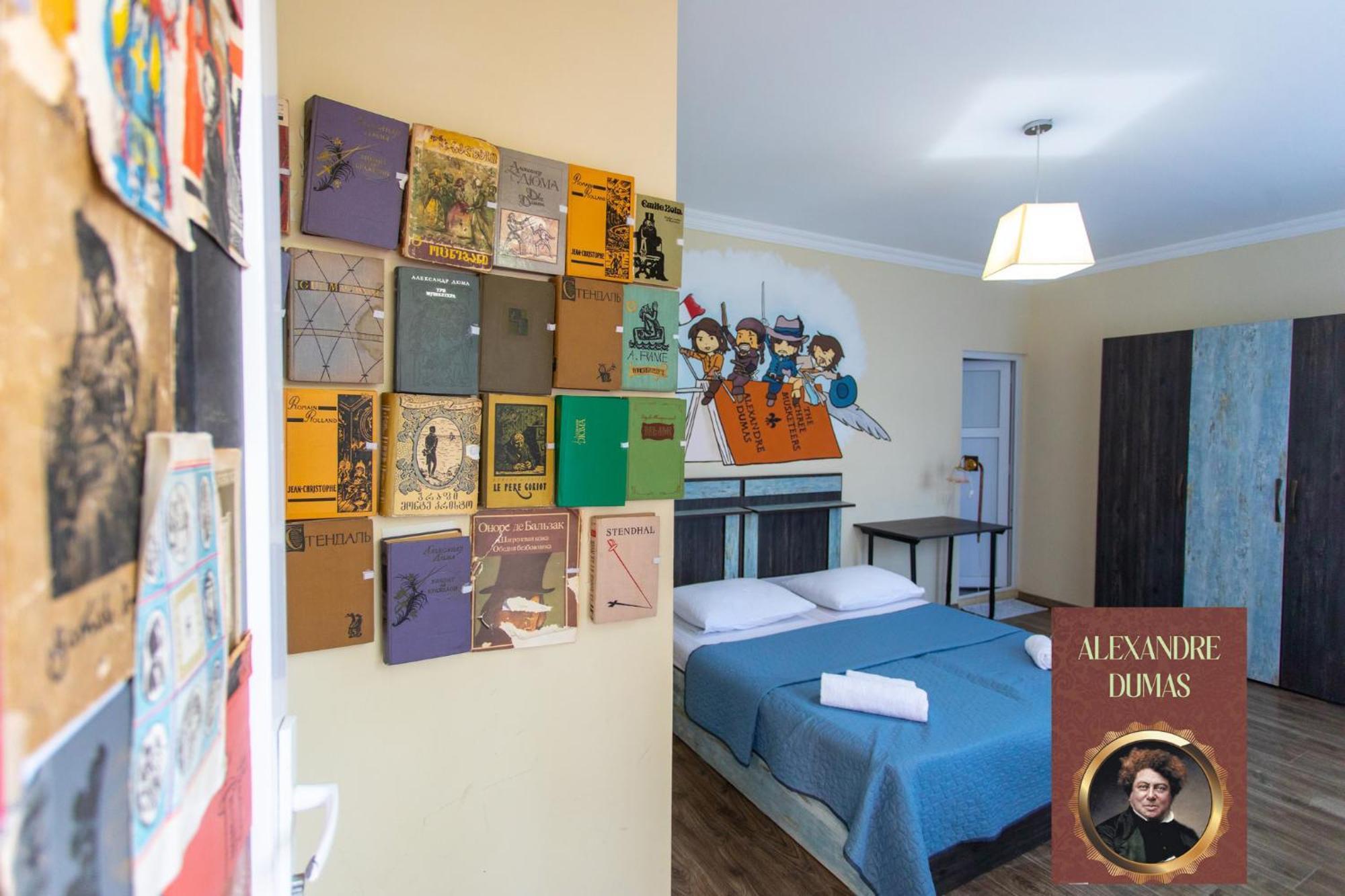 Book Hotel Kutaisi Ngoại thất bức ảnh