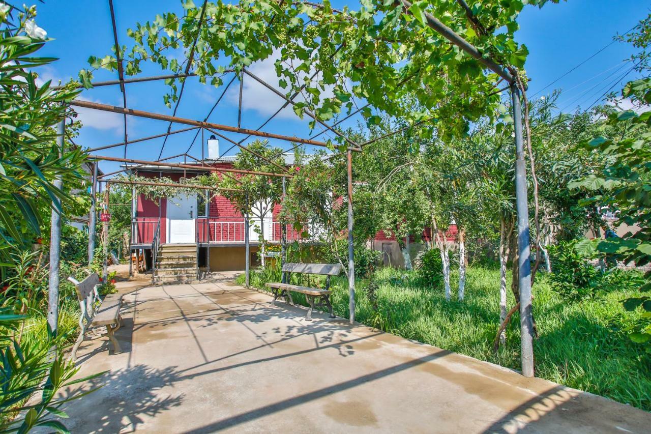Book Hotel Kutaisi Ngoại thất bức ảnh