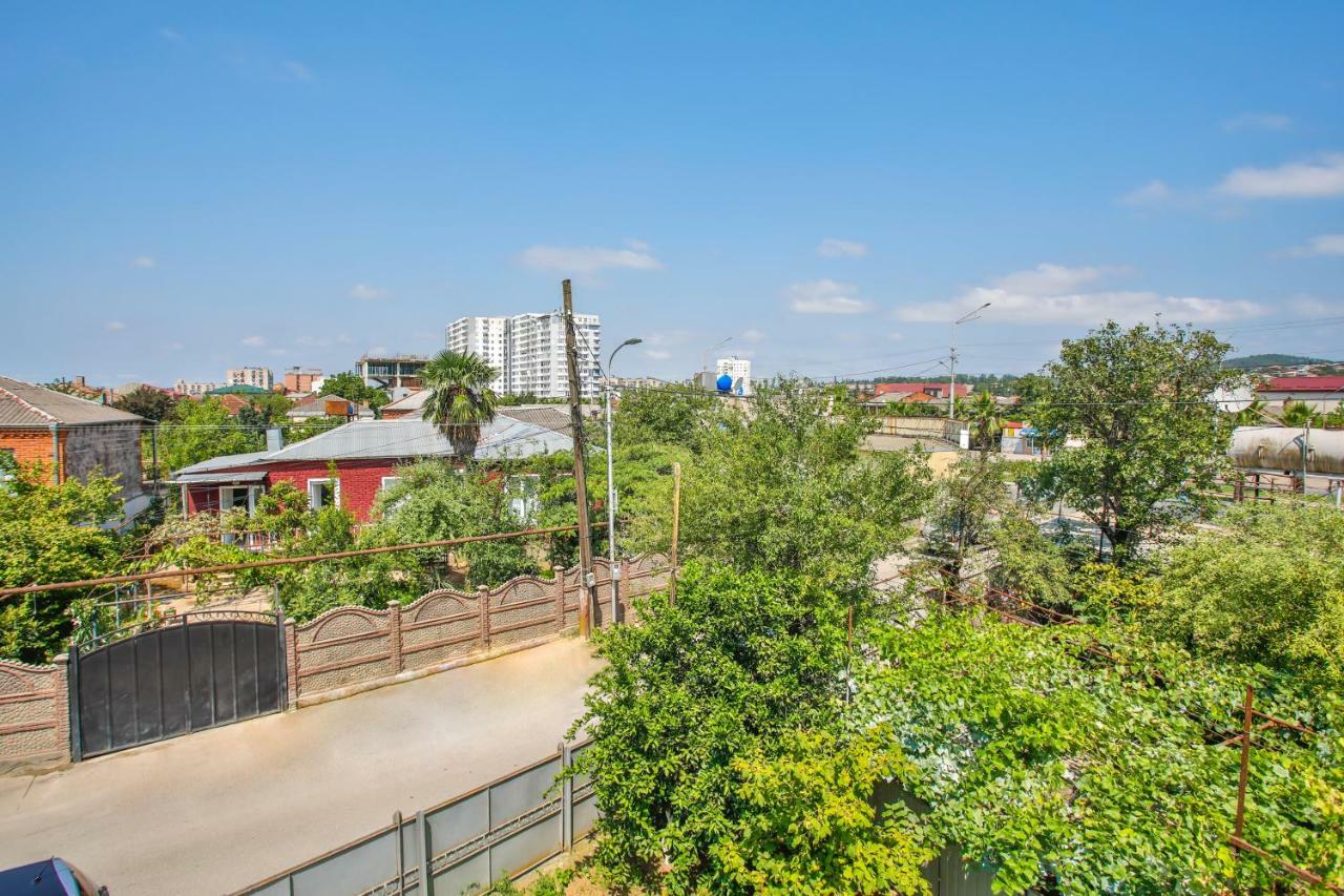 Book Hotel Kutaisi Ngoại thất bức ảnh